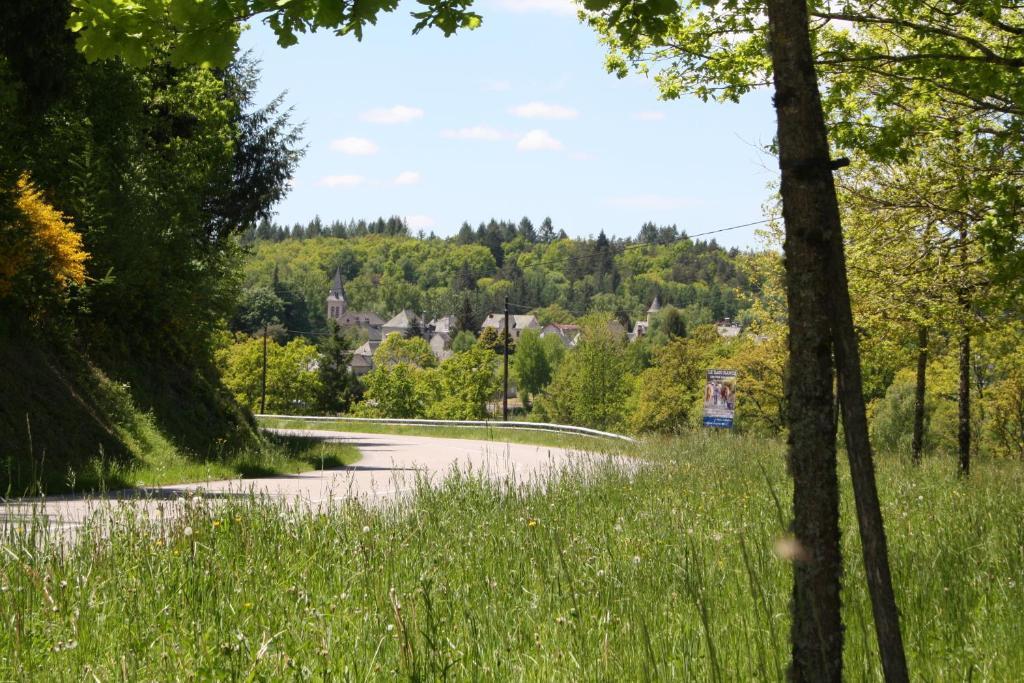 Auberge De Saint Julien Aux Bois Zewnętrze zdjęcie